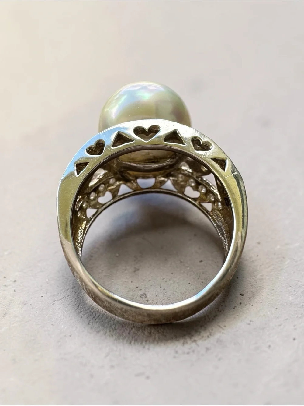 Vintage Sterling Silver Fox Pearl 13mm & CZ Ring size 7.5